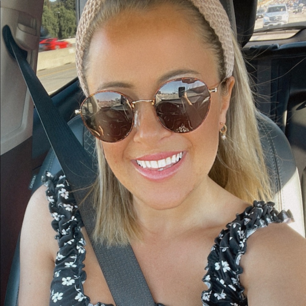 Meet your Posher, Elissa